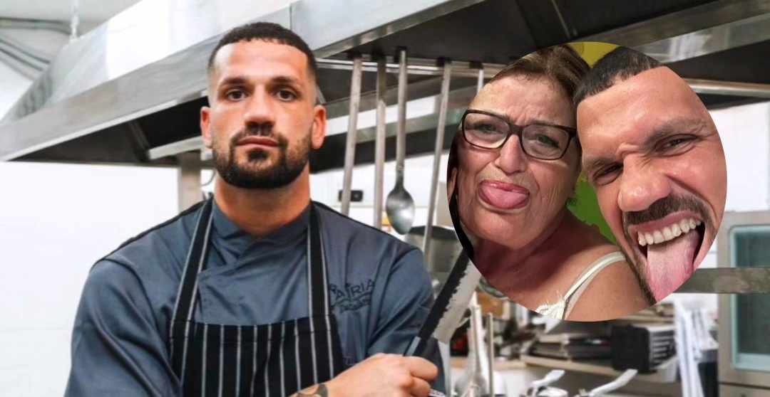 Uno scatto di Luca Salatino che abbraccia sua madre