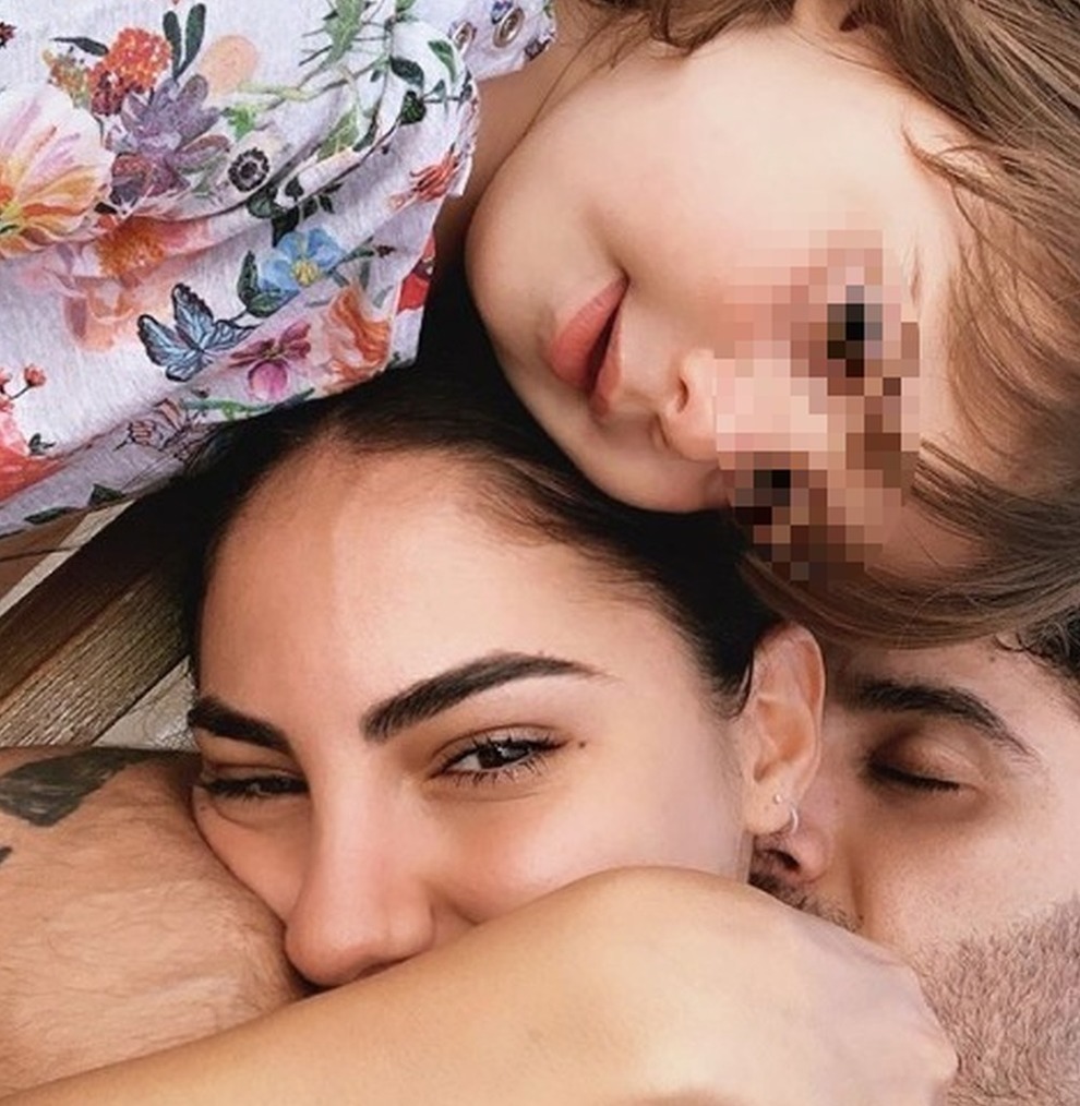 News Uomini e Donne, Andrea Iannone fa sul serio con Giulia De Lellis: la foto e le presentazioni in famiglia