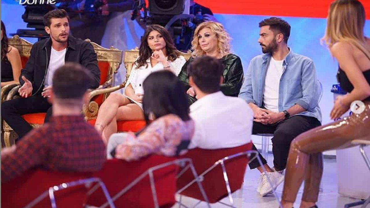 Uomini e Donne anticipazioni, registrazione trono classico 1/4/2019: Andrea fa sul serio, bufera sulle tronista