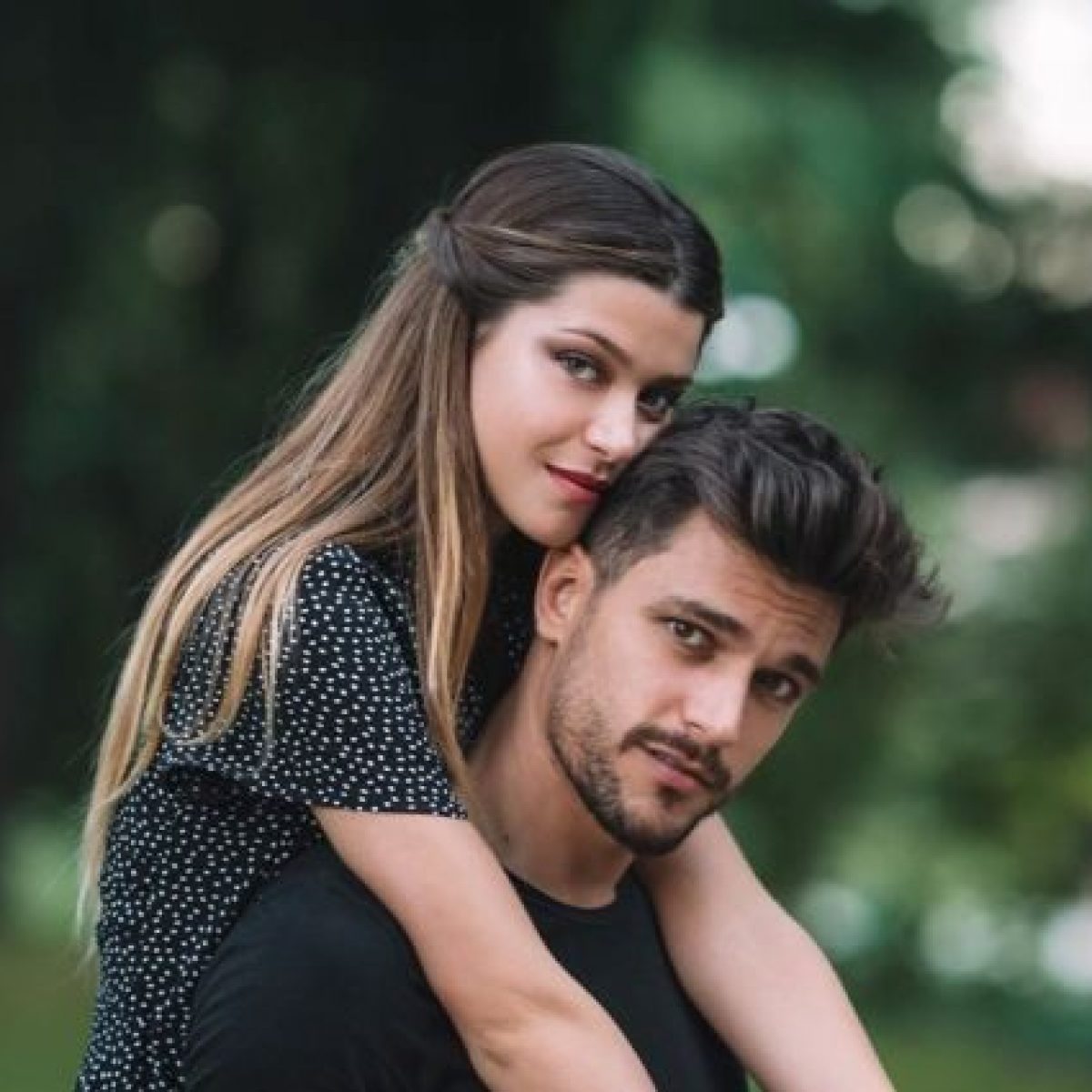 Uomini e Donne, il video piccante di Andrea e Natalia: appare un gadget a luci rosse