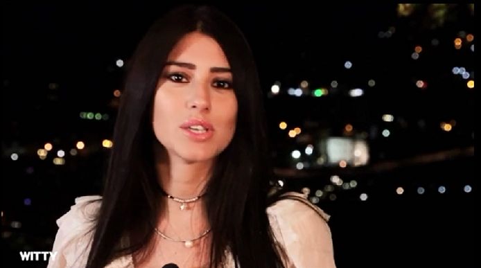 Smacco per Angela Nasti, il suo corteggiatore pazzo di Natalia Paragoni: "La più bella in studio"