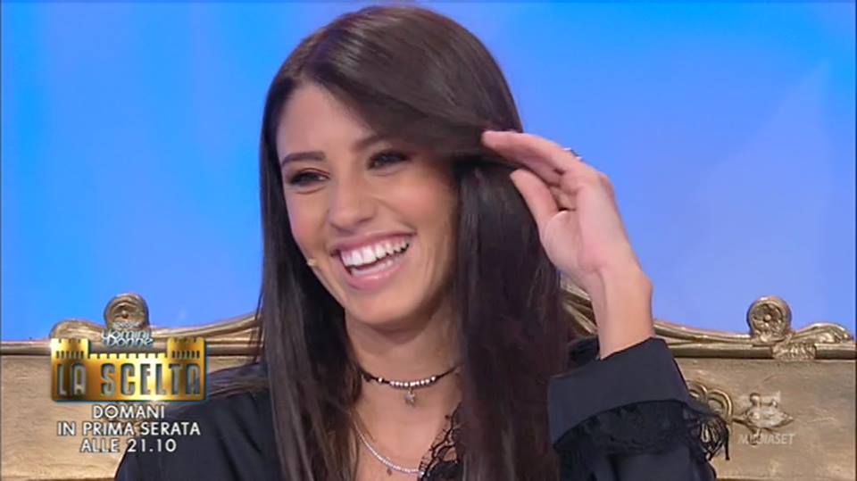 Uomini e Donne, Angela Nasti implora la De Filippi: "Maria, ti prego aiutami!"