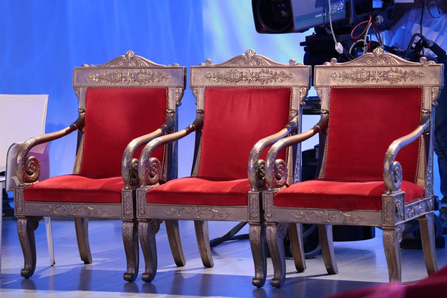 Uomini e Donne anticipazioni, il nuovo tronista è lui? Ecco perché non è ancora stato presentato