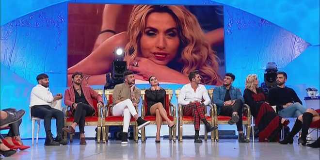 Uomini e Donne anticipazioni, nuova registrazione del trono classico: una corteggiatrice non si presenta