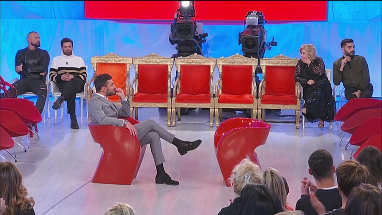 Uomini e Donne anticipazioni, registrazione trono classico 26-1-2019: Lorenzo va via, Andrea è il nuovo tronista