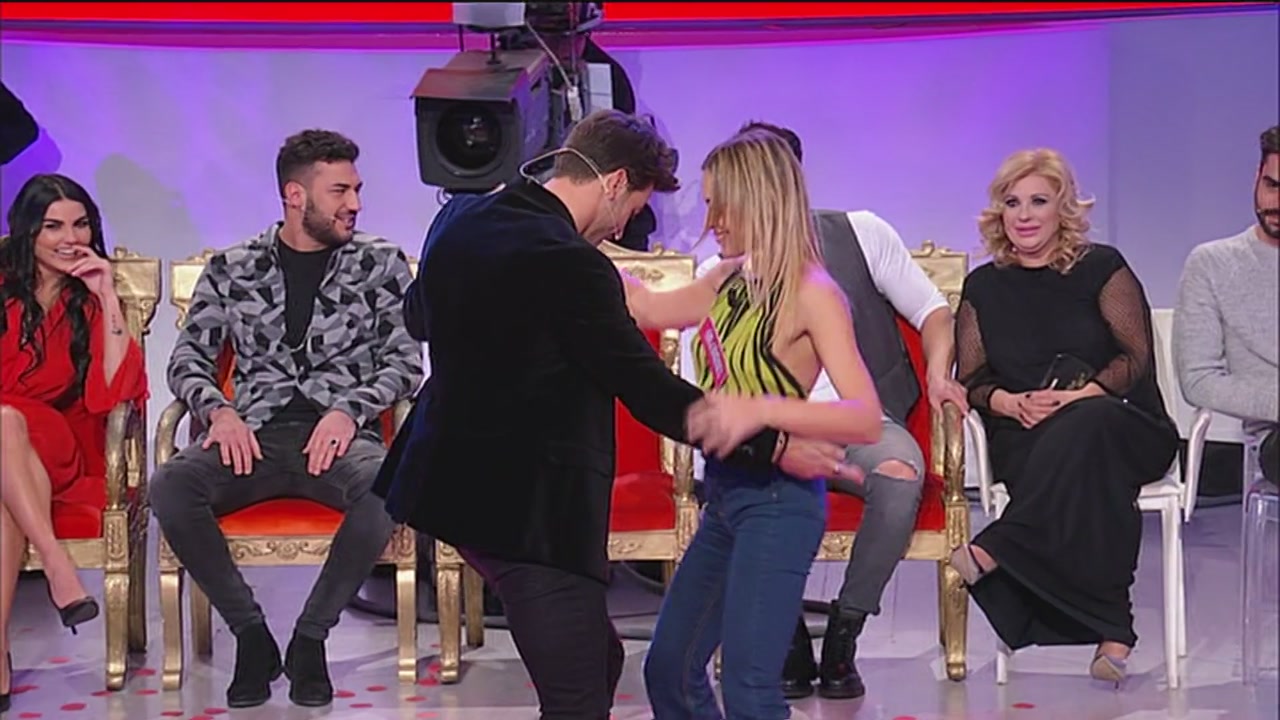 Uomini e Donne anticipazioni, registrazione trono classico 7-2-2019: un nuovo tronista, Luigi fa un annuncio