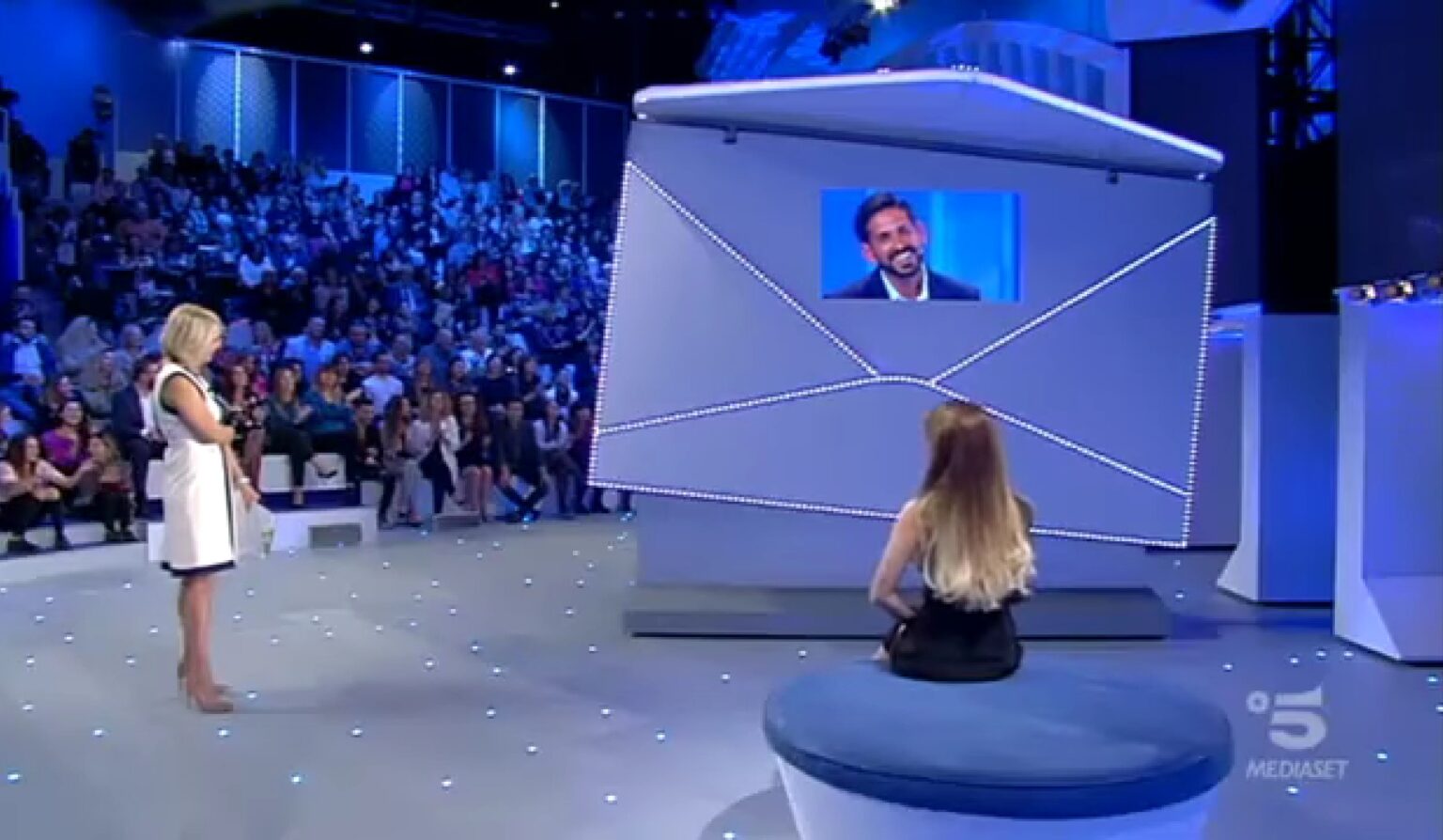 Anticipazioni C'è Posta per Te 16/3/2019: ospiti e sorprese per il gran finale di stagione