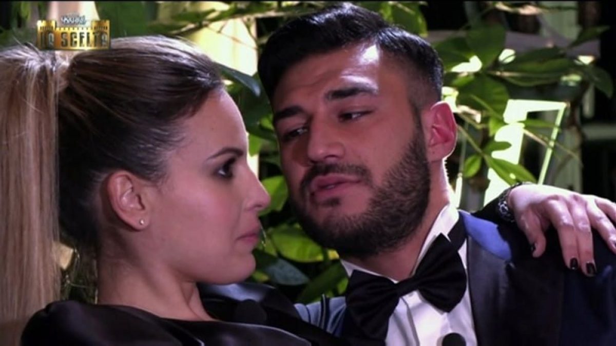 Uomini e Donne gossip, Lorenzo Riccardi: il padre di Claudia Dionigi non ne può più di lui!