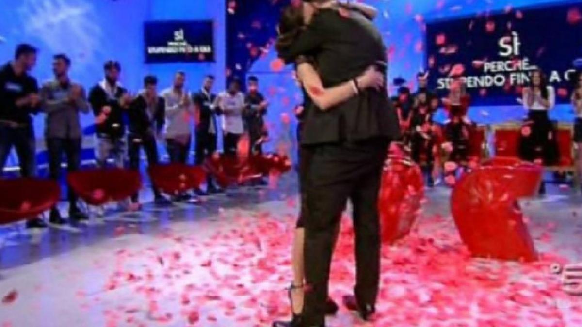 Uomini e Donne gossip, un famoso tronista denunciato dalla ex