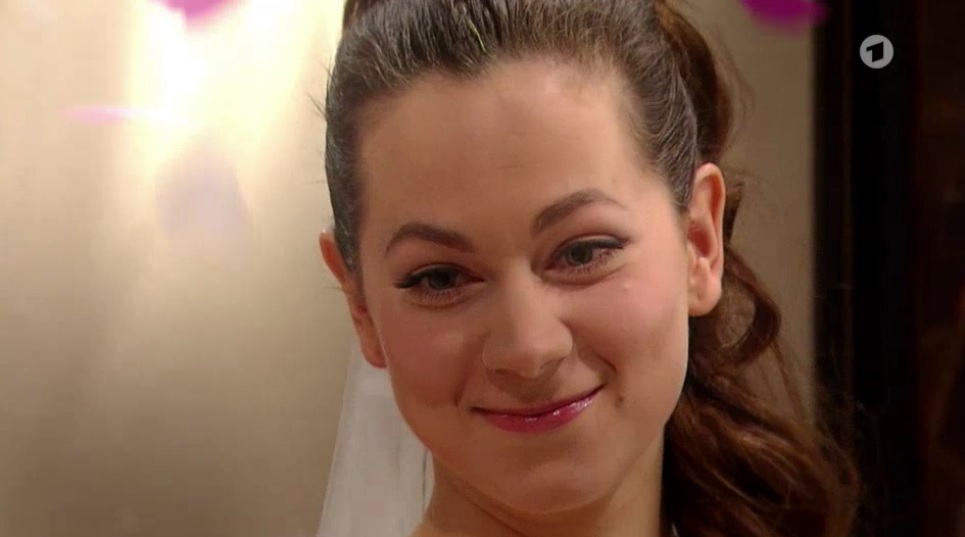 Anticipazioni Tempesta d'amore, 23 aprile 2019: Tina si innamora di Robert