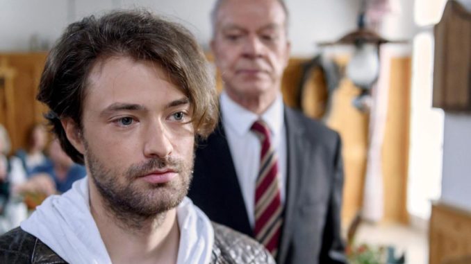 Anticipazioni Tempesta d'amore, 30 aprile 2019: Joshua rende il denaro a Robert