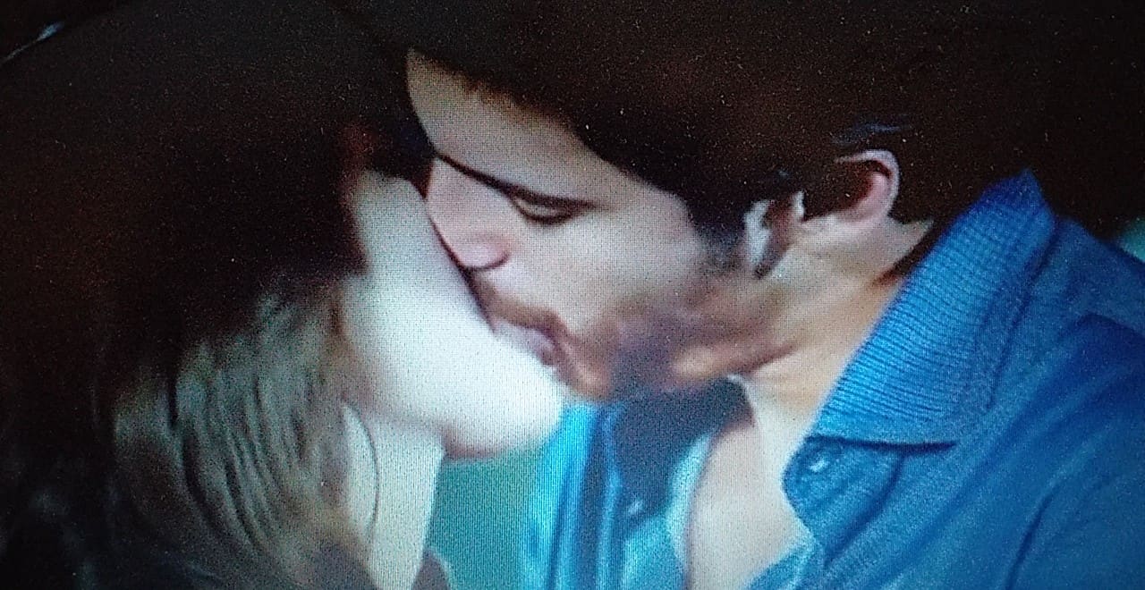 Bitter Sweet anticipazioni, puntate turche: il primo bacio di Ferit e Nazli