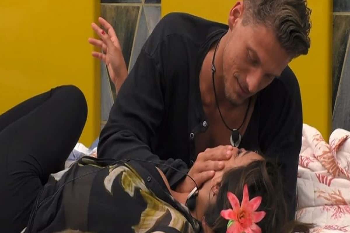 Grande Fratello 16, la De André gelosa di Taylor Mega: esplode la passione con Gennaro