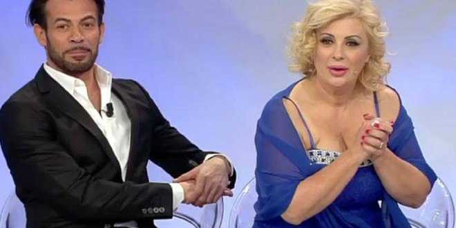 Uomini e Donne gossip, Tina Cipollari e Gianni Sperti irriconoscibili: ecco cosa hanno fatto