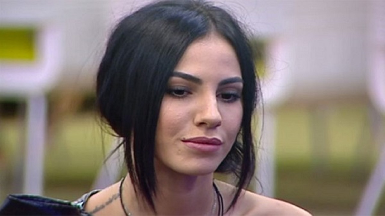 Uomini e Donne gossip, la curiosa sfida tra Giulia De Lellis e il migliore amico di Damante