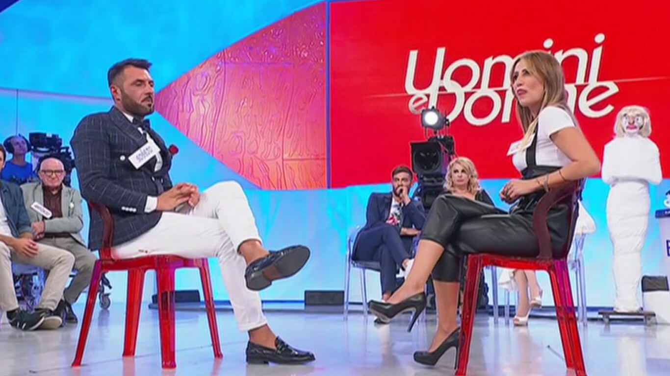 Uomini e Donne, le accuse gravissime di un ex protagonista: cosa rischia la trasmissione?