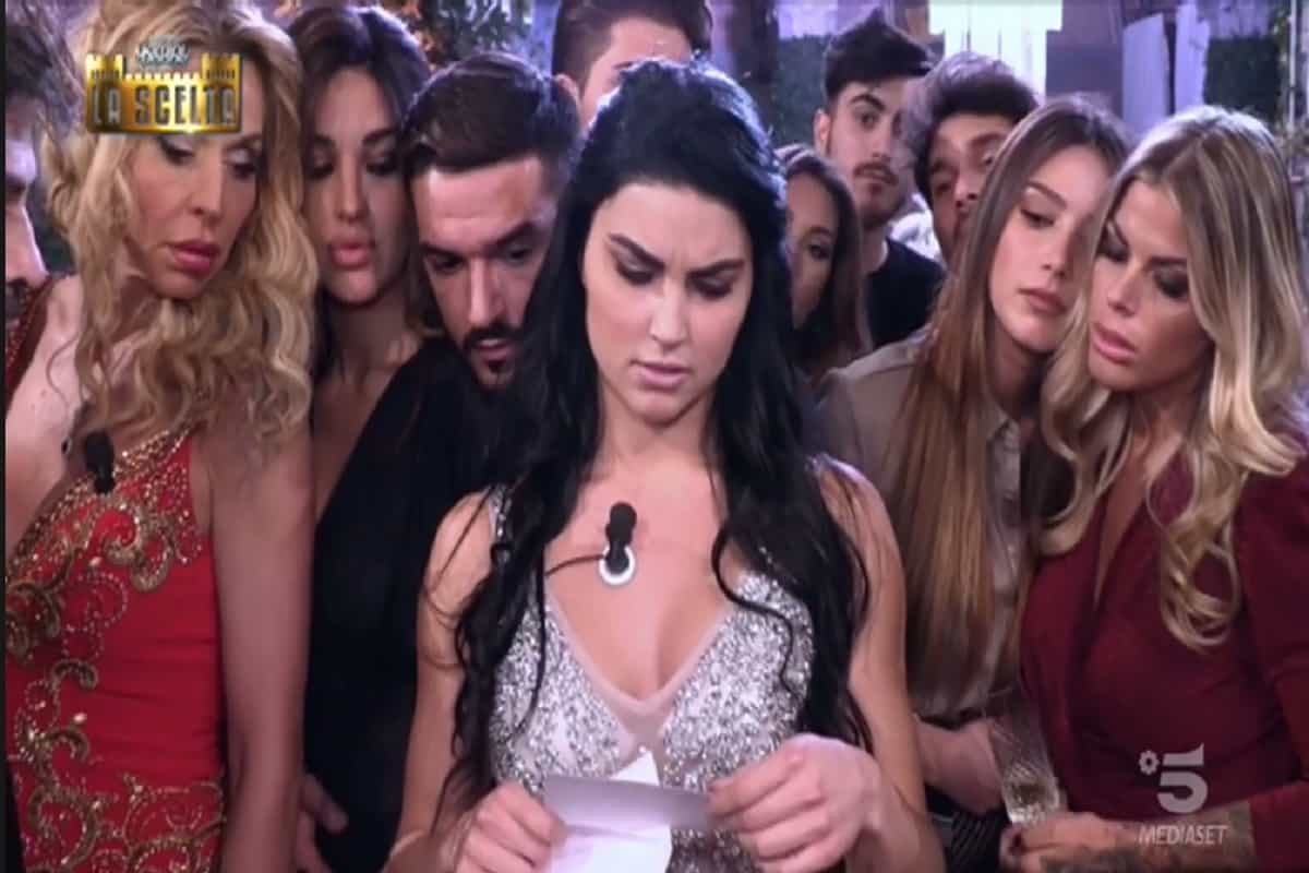 Uomini e Donne, Teresa Langella ha mentito? Il web non perdona