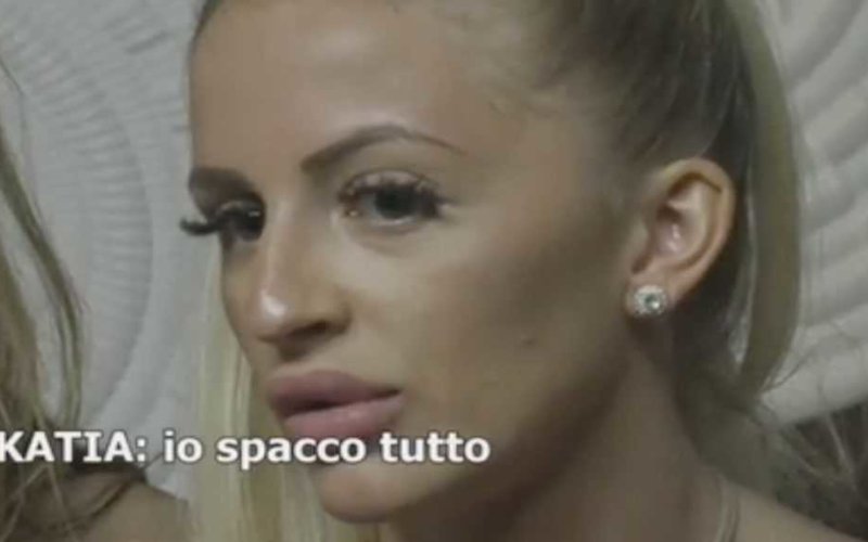 Temptation Island 2019, Katia tradita e sbeffeggiata: ecco cos'è successo