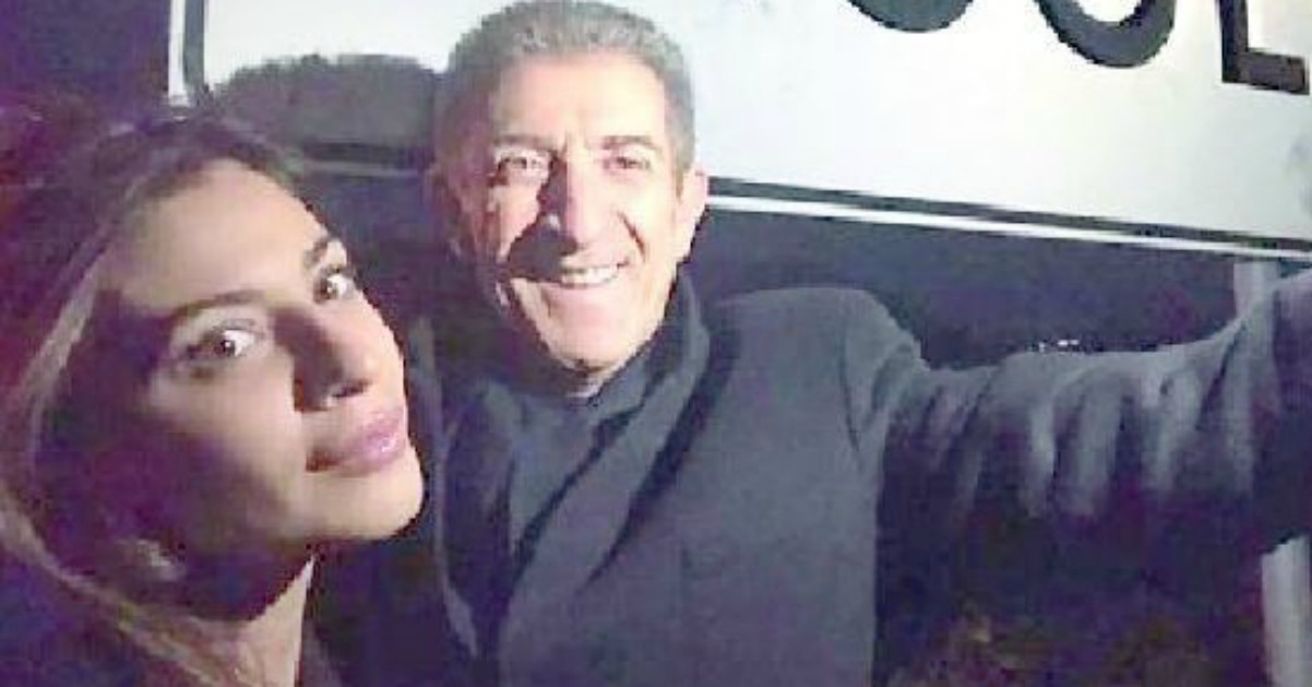 Striscia la Notizia: incidente d'auto a Ibiza per Ezio Greggio!