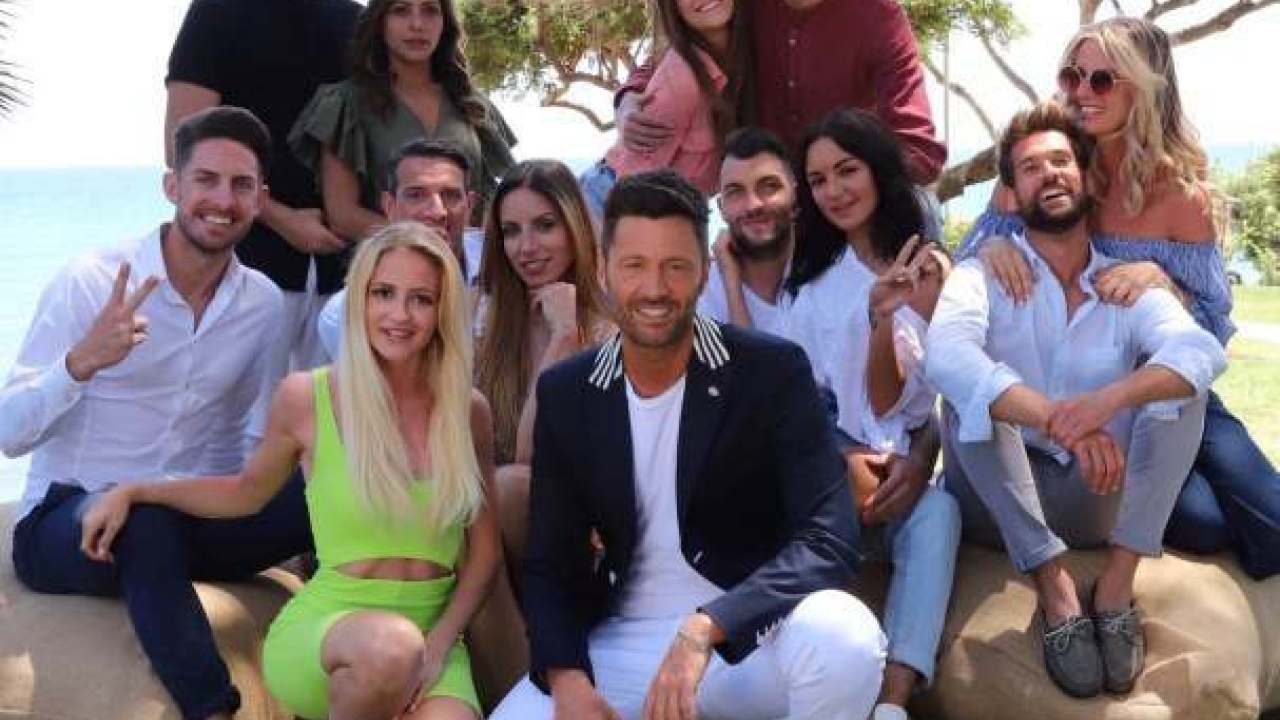 Temptation Island 2019, anticipazioni prima puntata: i tentatori famosi e un falò improvviso