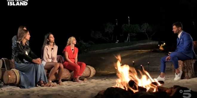 Temptation Island, scoppia l'amore tra due famosi tentatori