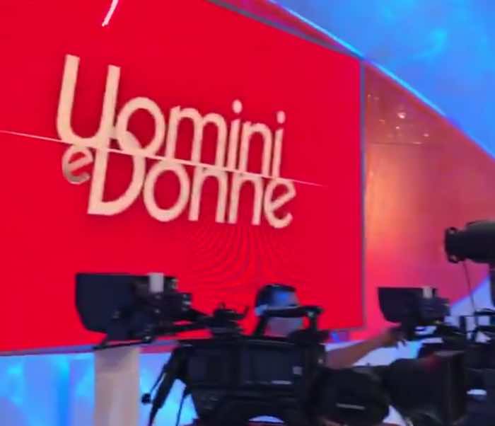 Uomini e Donne anticipazioni, famoso e amato tronista ritrova l'amore