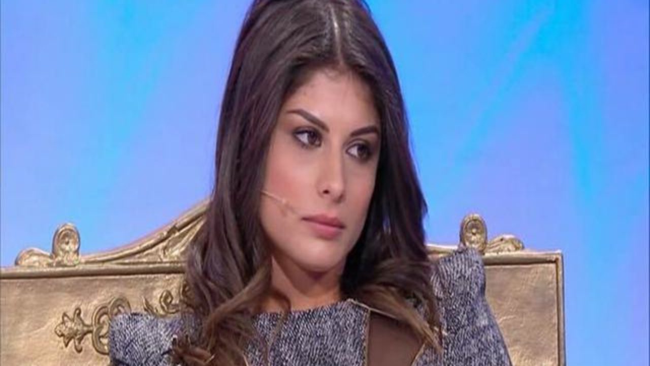 Uomini e Donne anticipazioni, Giulia si sblocca: passione con Giulio, Manuel va via