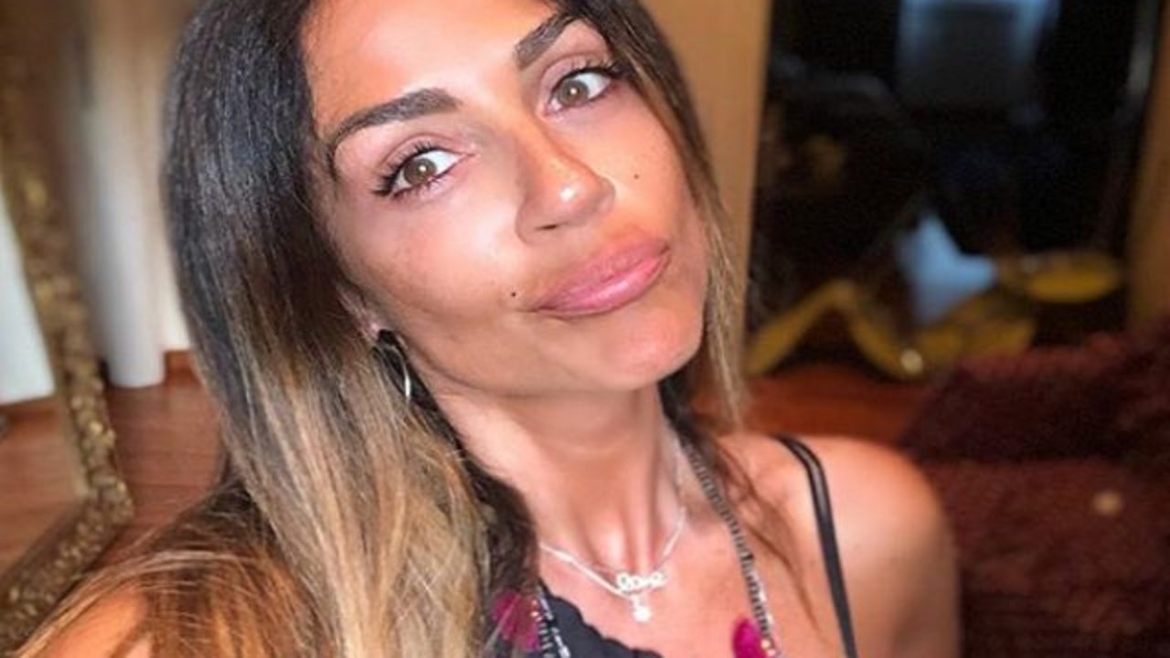 Uomini e Donne gossip, Raffaella Mennoia si scaglia contro Cecilia Rodriguez