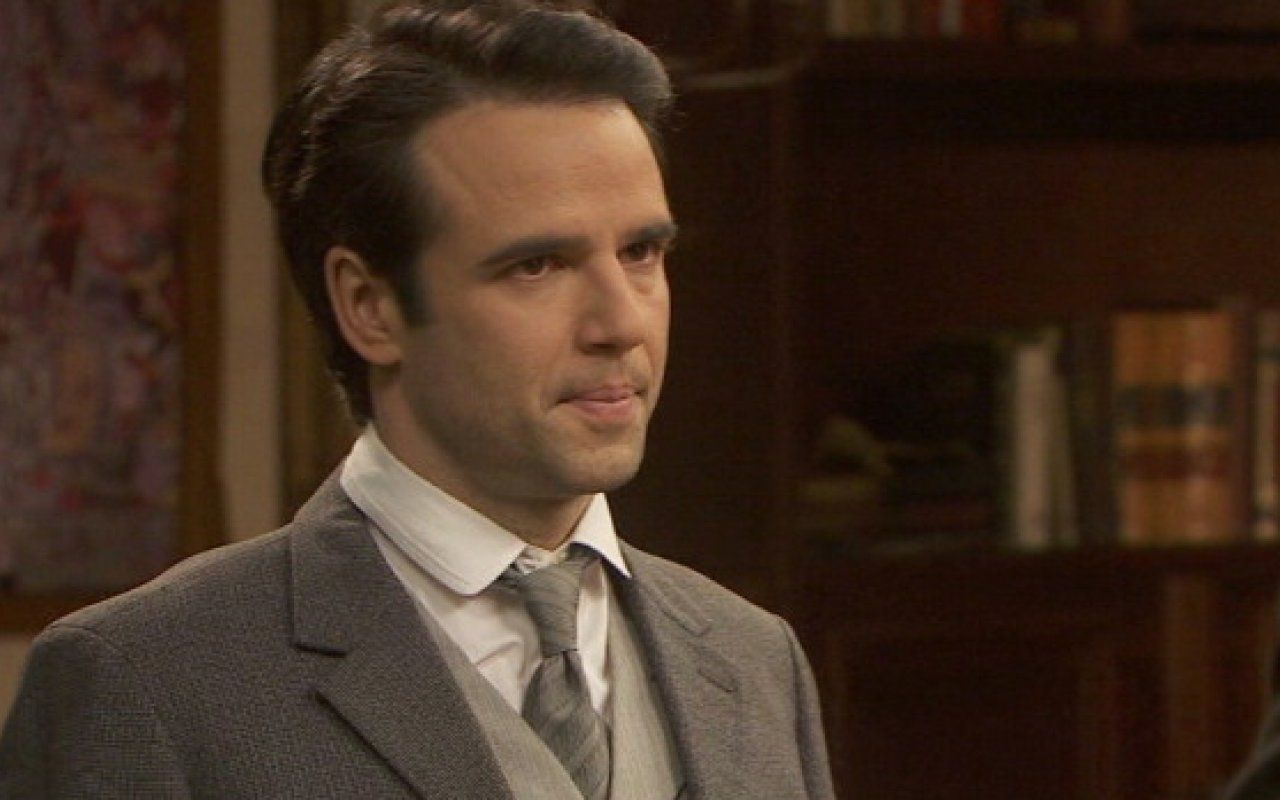 Il Segreto anticipazioni, puntate spagnole: Carmelo uccide Molero