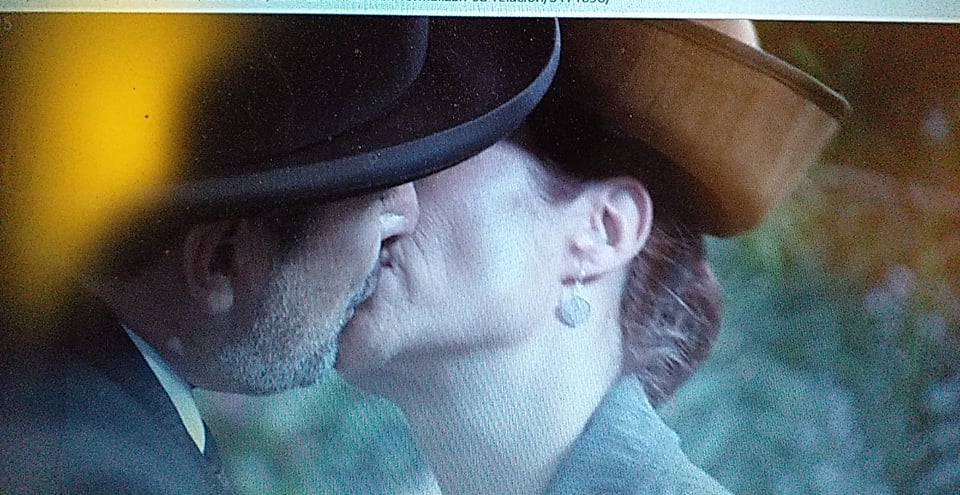 Una Vita anticipazioni, puntate spagnole: Ramon si innamora di Carmen e vuole sposarla