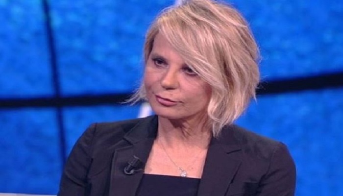 Temptation Island Vip, il web contro la De Filippi: "Non dovevi permettere tutto ciò"