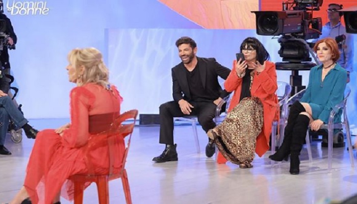 Grande Fratello Vip 3: metà cast vedrà tronisti e corteggiatori di Uomini e Donne?