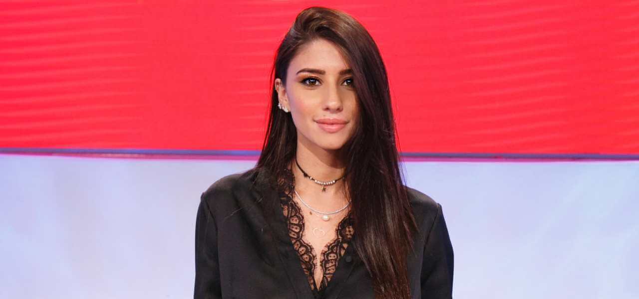 Uomini e Donne anticipazioni: Angela Nasti chiede inaspettatamente un corteggiatore