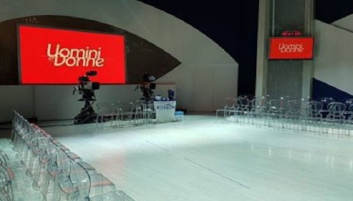 Uomini e Donne news: dopo Giulia De Lellis, un'altra tronista annuncia il suo libro!