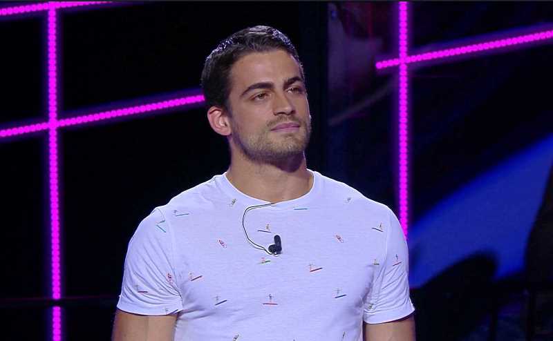 Uomini e donne gossip: il campione di Caduta Libera sul trono? Ecco cosa ne pensa lui!