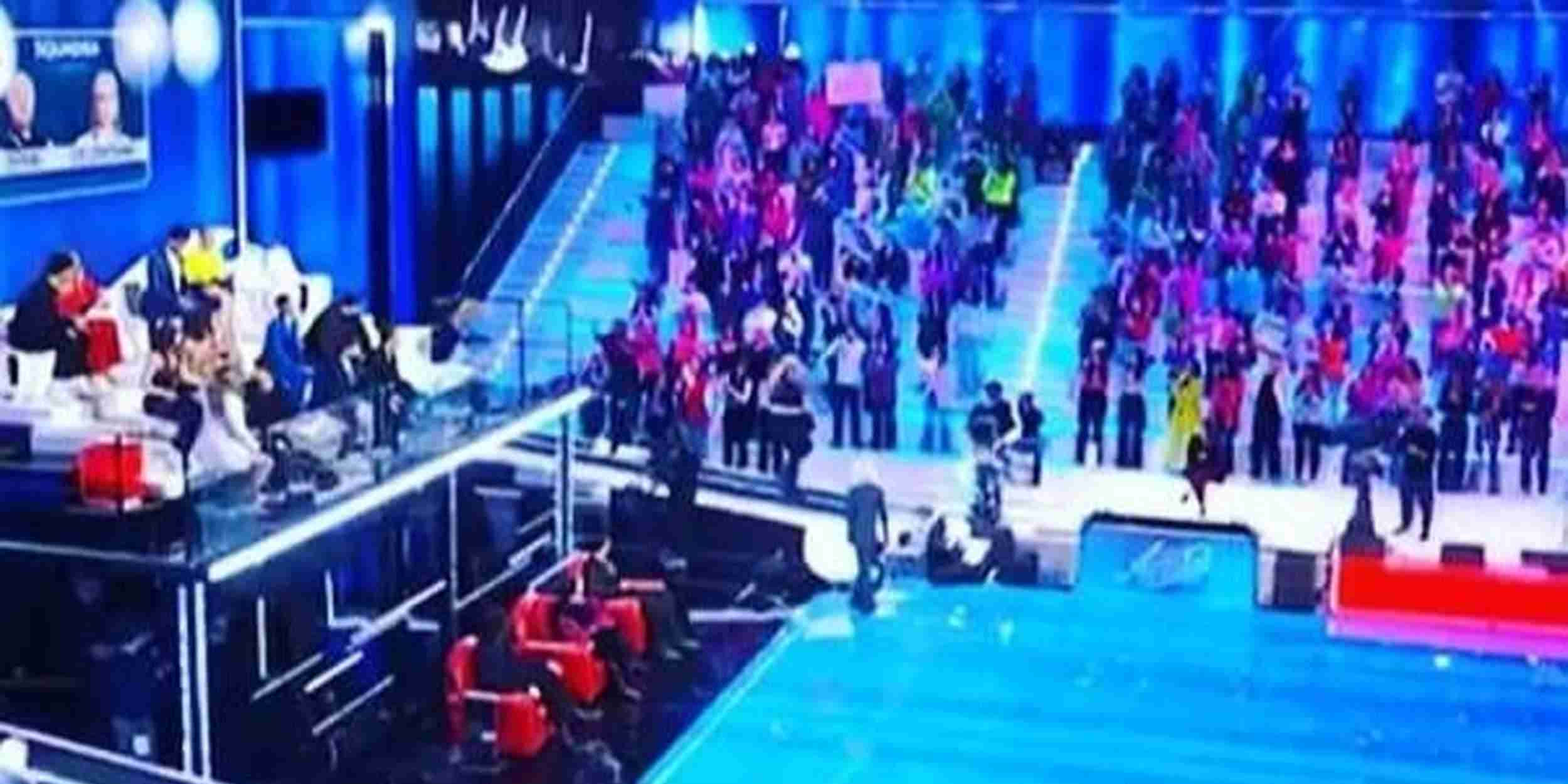 Amici 25 regolamento serale