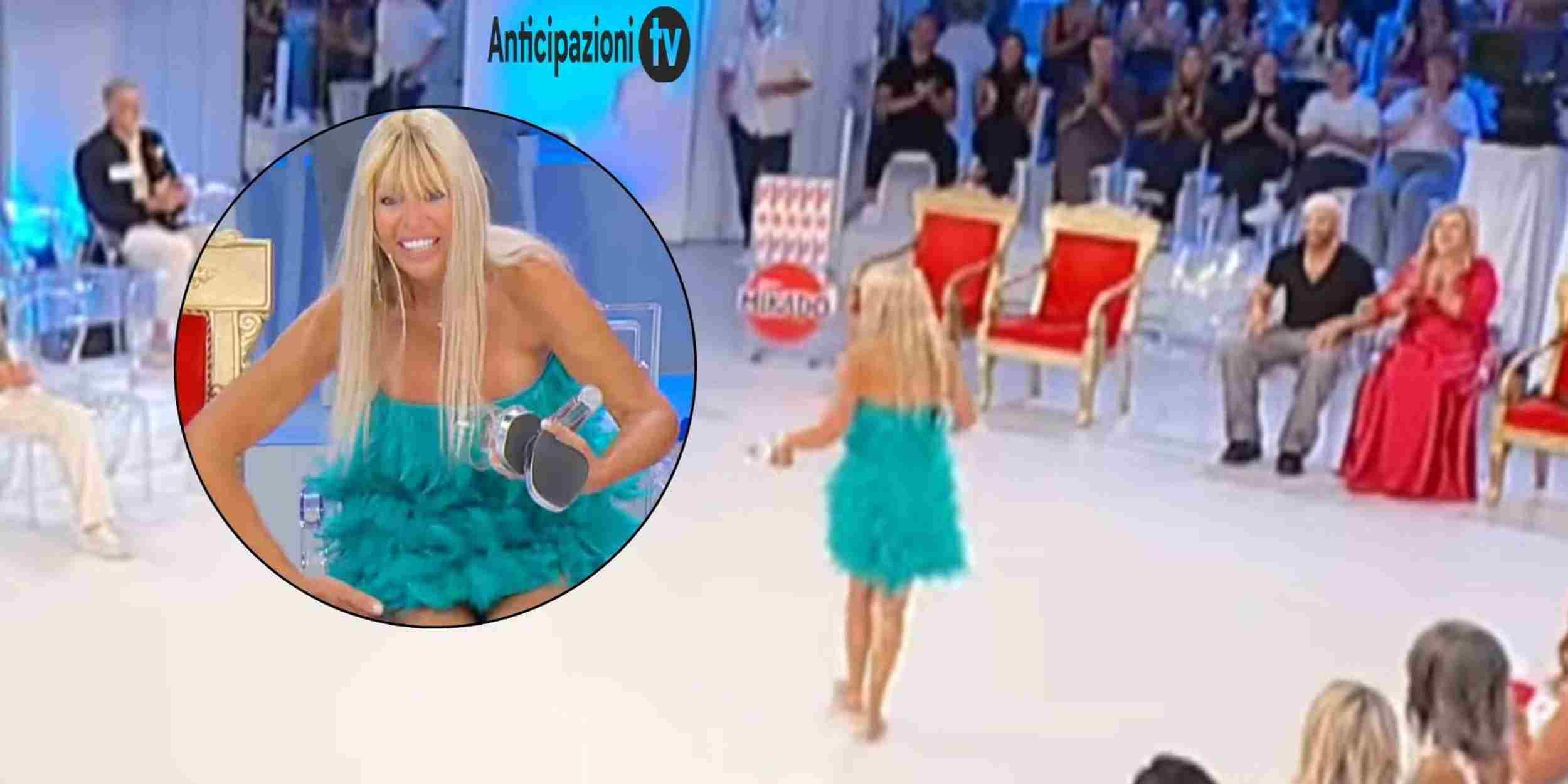 Alessandra Mussolini durante la prima registrazione di Uomini e Donne 2026-2027