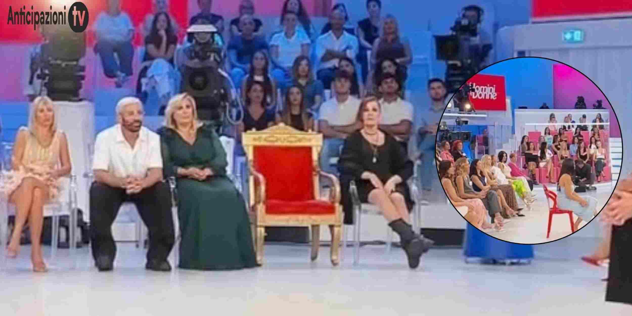 Lo studio di Uomini e Donne durante la registrazione del 24 Settembre 2026.